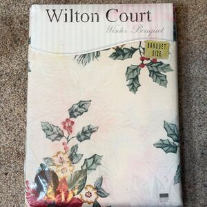 Vintage Wilton Court Winter Bouquet Christmas Tablecloth 60x118 NIP